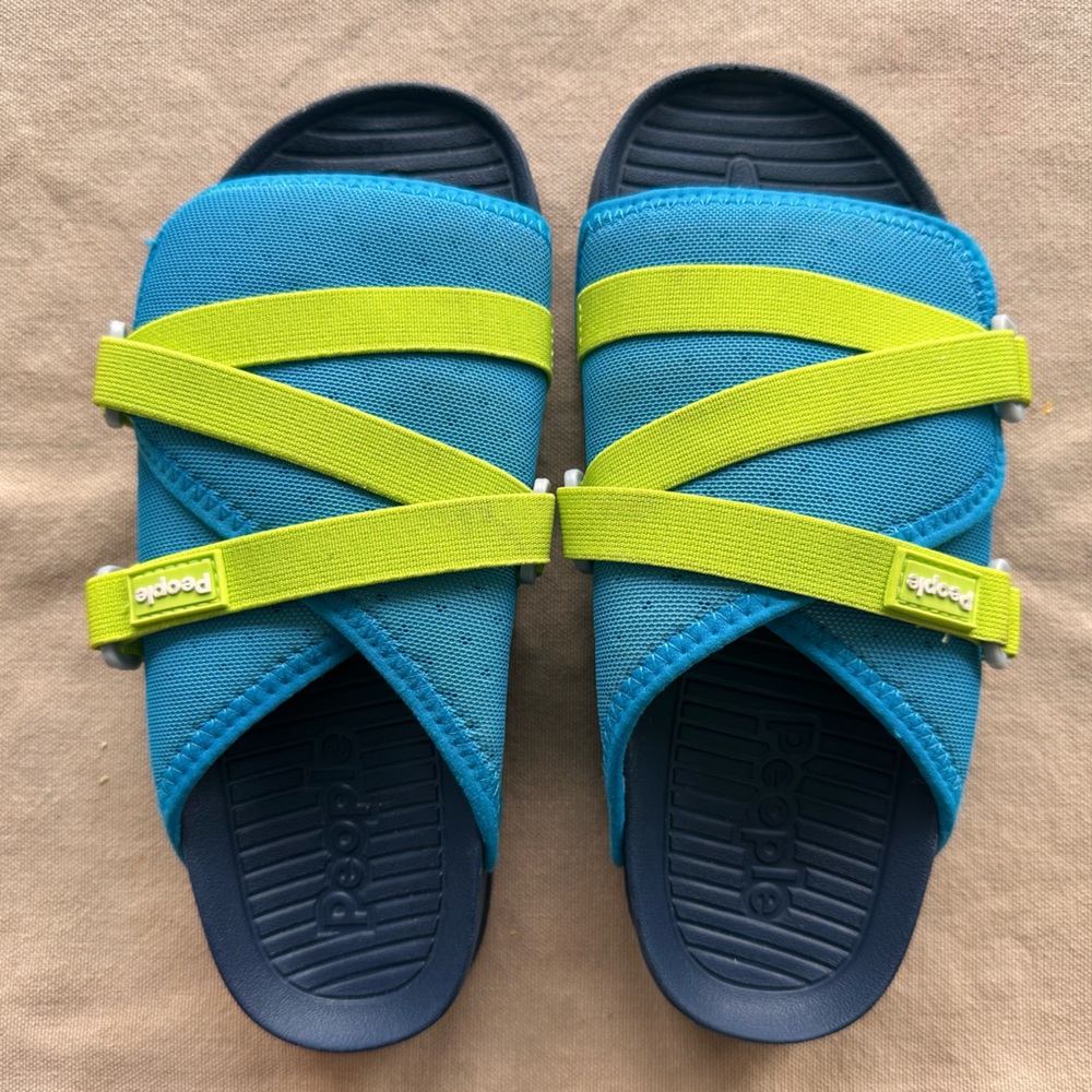 People slides Blue and Yellow, kids J2
